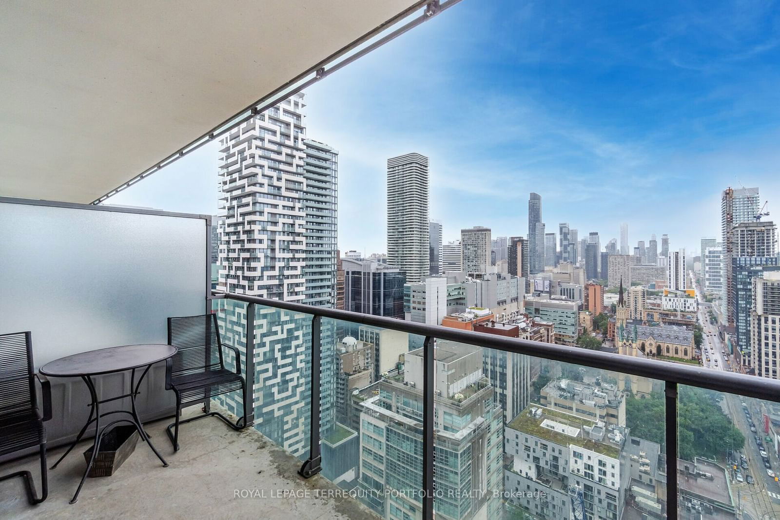 33 Lombard St, unit 3304 for rent