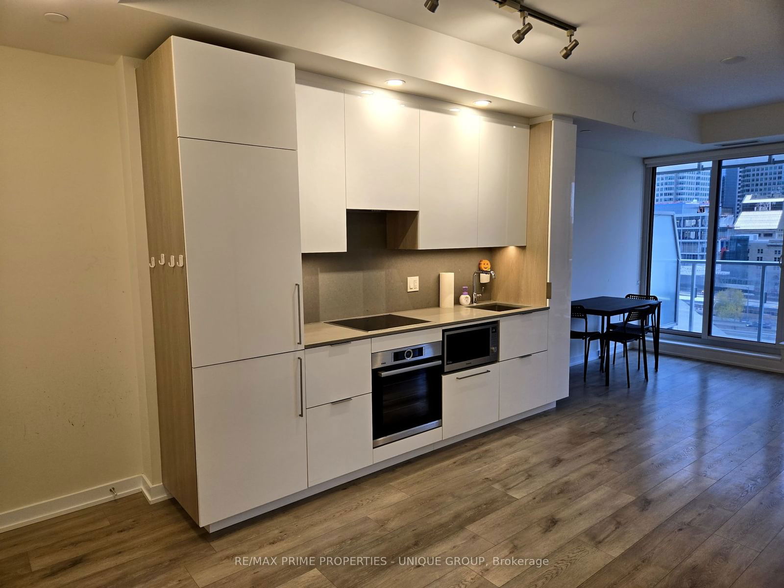 28 Freeland St, unit 905 for rent