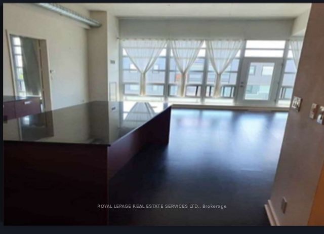 380 Macpherson Ave, unit 405 for rent