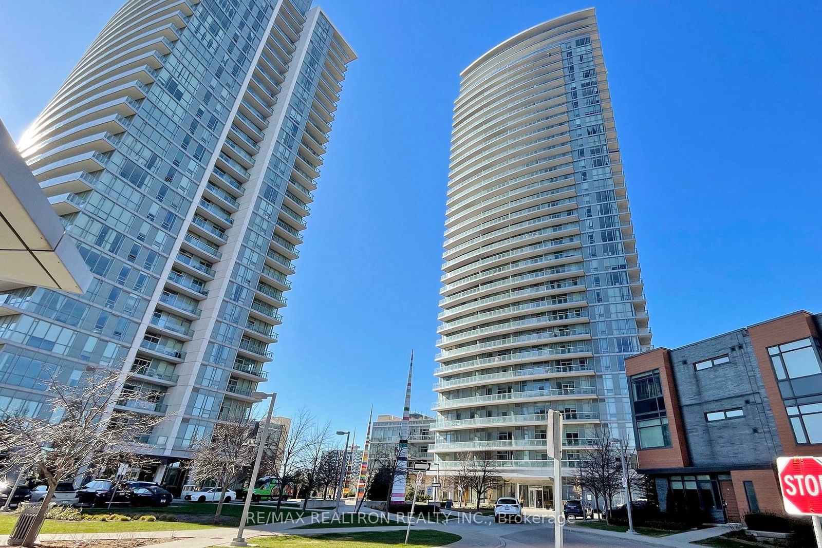 70 Forest Manor Rd, unit 2307 for sale