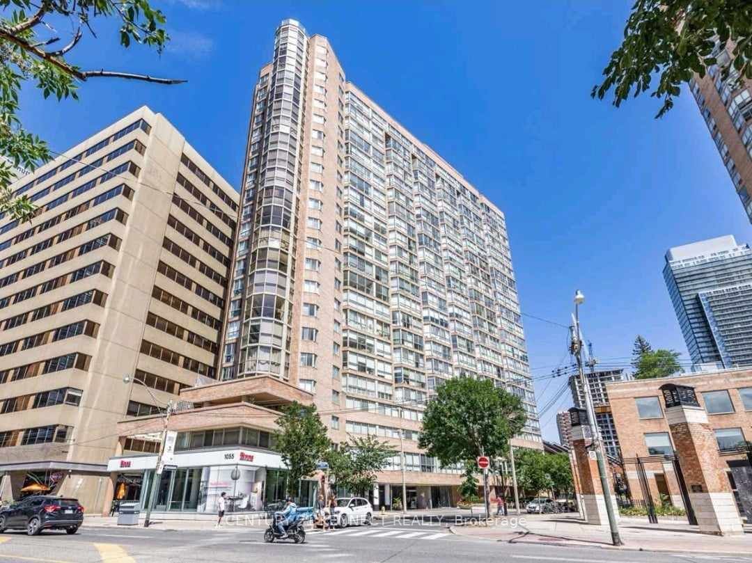 1055 Bay St, unit 1904 for rent