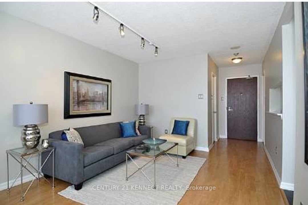 1055 Bay St, unit 1904 for rent