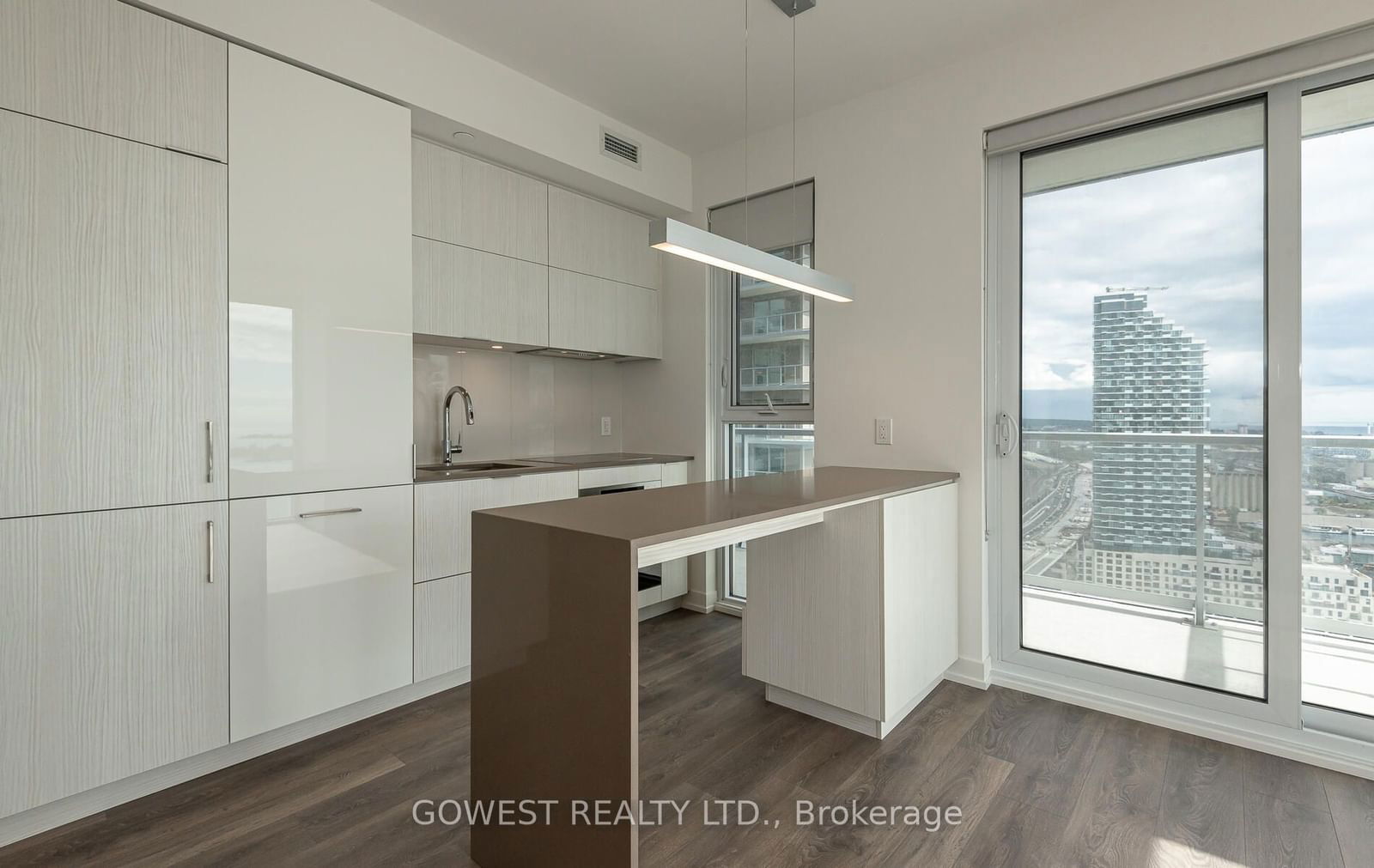 15 Lower Jarvis St, unit 3803 for rent