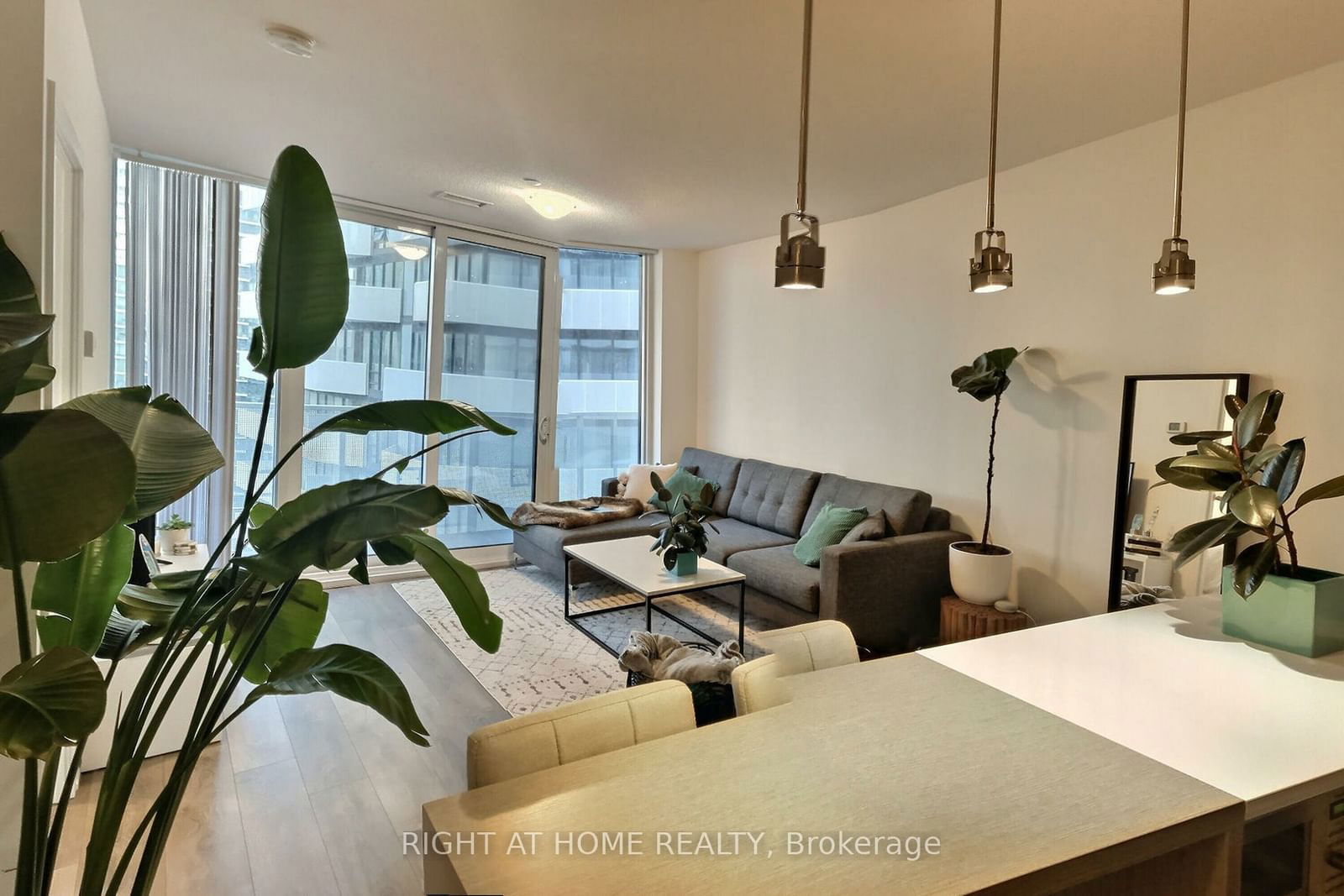 100 Harbour St, unit 3906 for rent