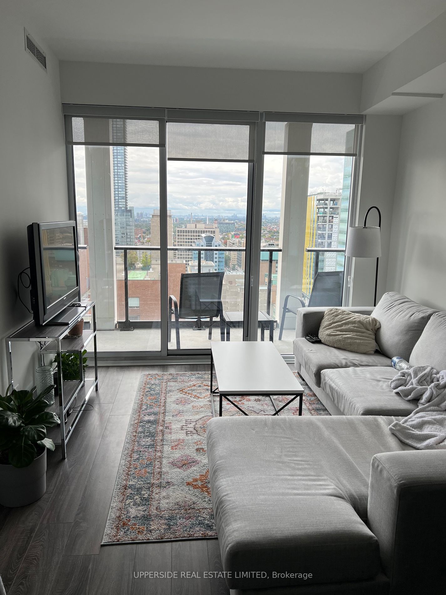 20 Edward St W, unit 2514 for rent