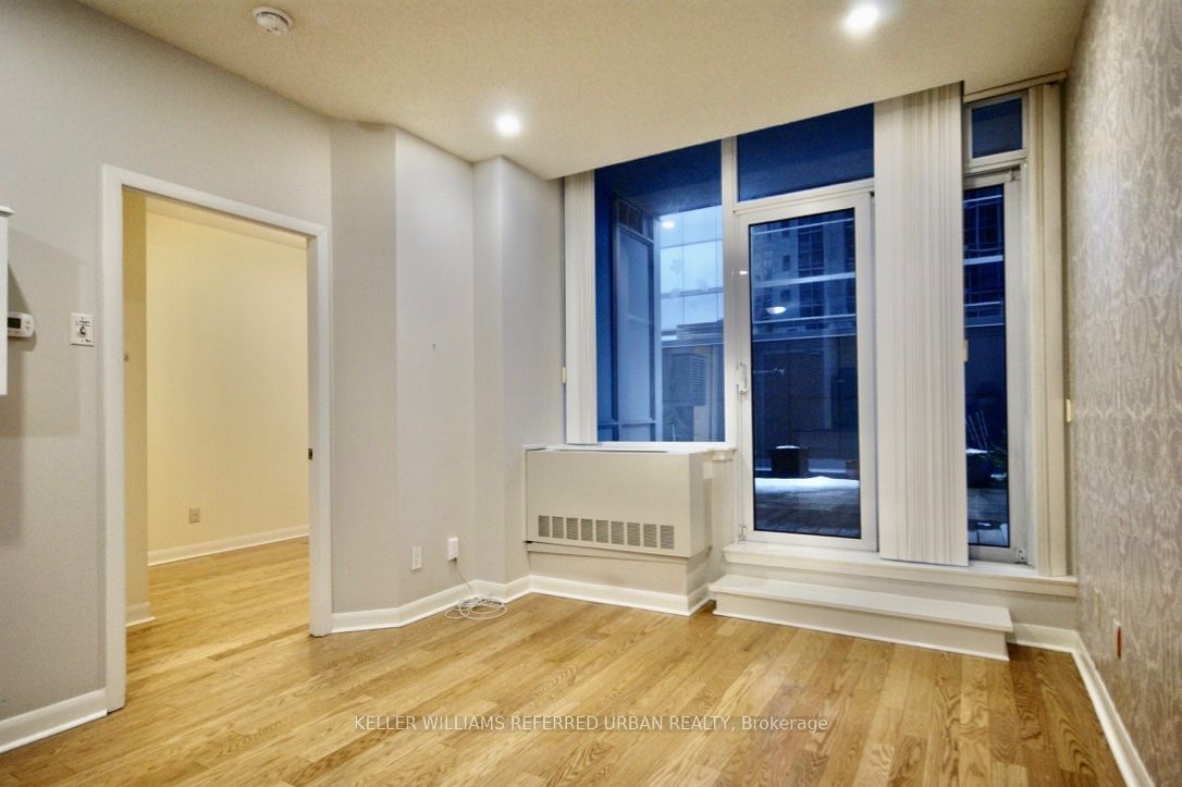 4978 Yonge St, unit 306 for rent