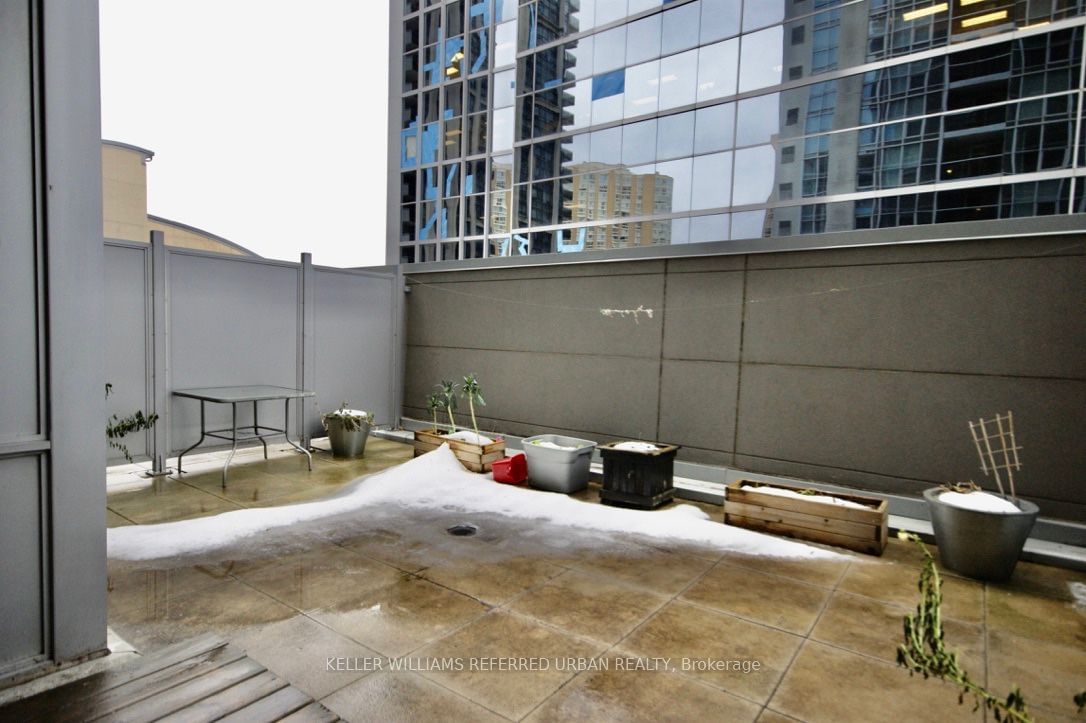 4978 Yonge St, unit 306 for rent