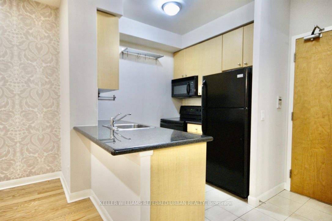 4978 Yonge St, unit 306 for rent