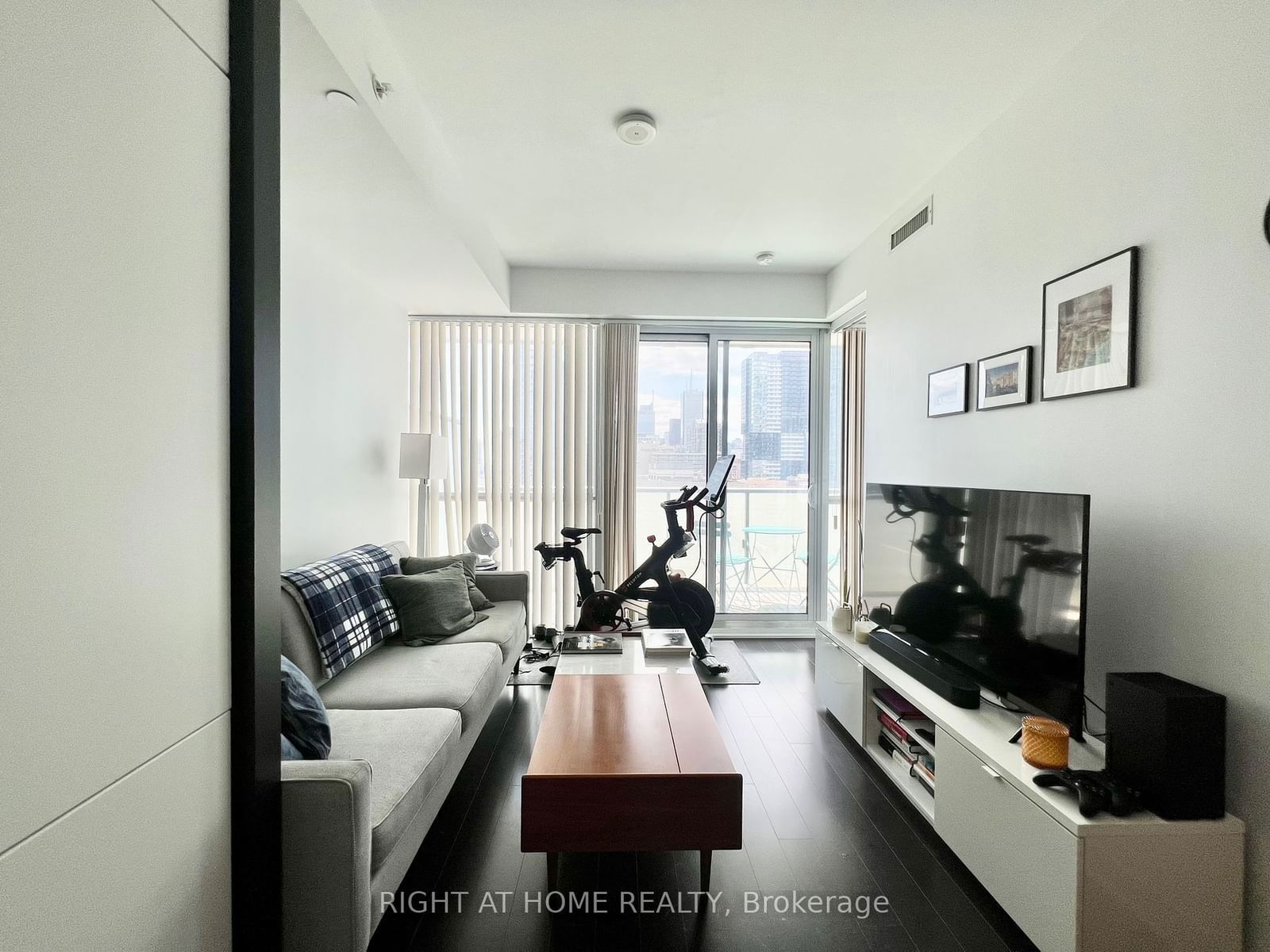 15 Grenville St, unit 1711 for sale