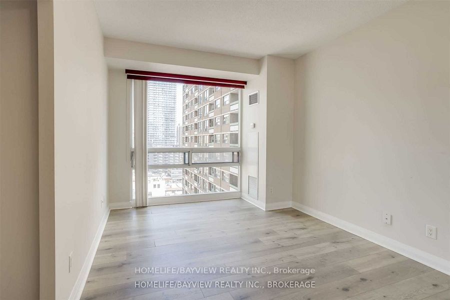 1121 Bay St, unit 1506 for rent