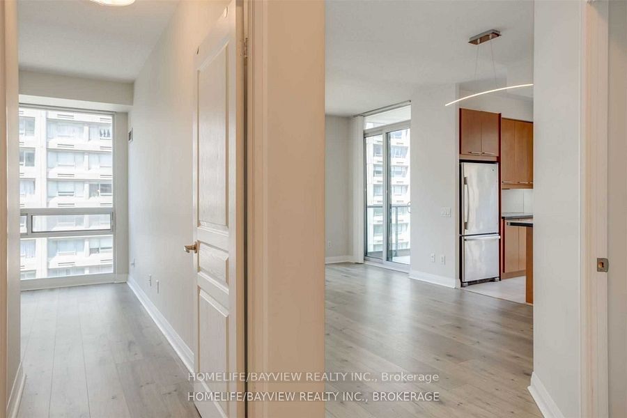 1121 Bay St, unit 1506 for rent