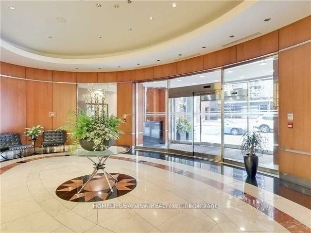 1121 Bay St, unit 1506 for rent