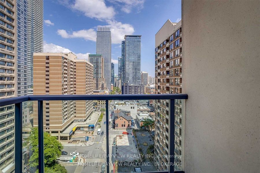 1121 Bay St, unit 1506 for rent