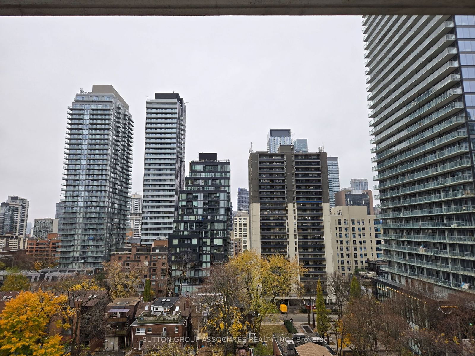 30 Gloucester St, unit 1102 for rent