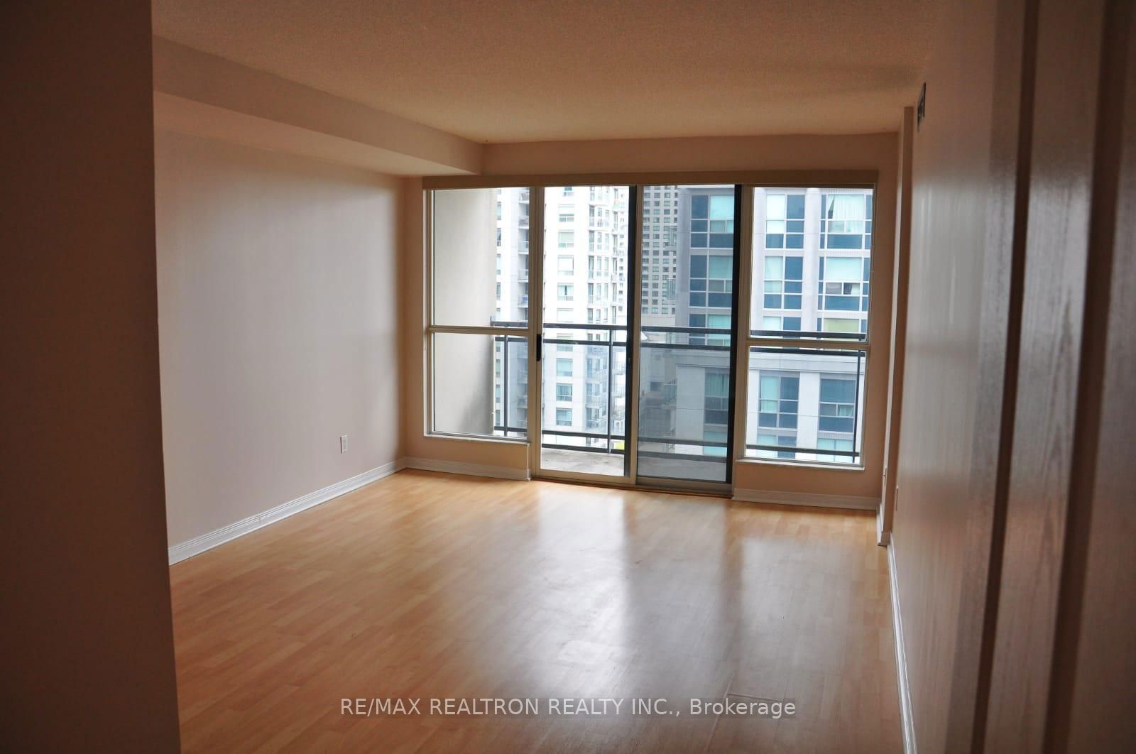 28 Hollywood Ave, unit Ph01 for rent