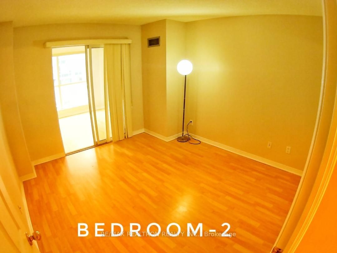 28 Hollywood Ave, unit Ph01 for rent