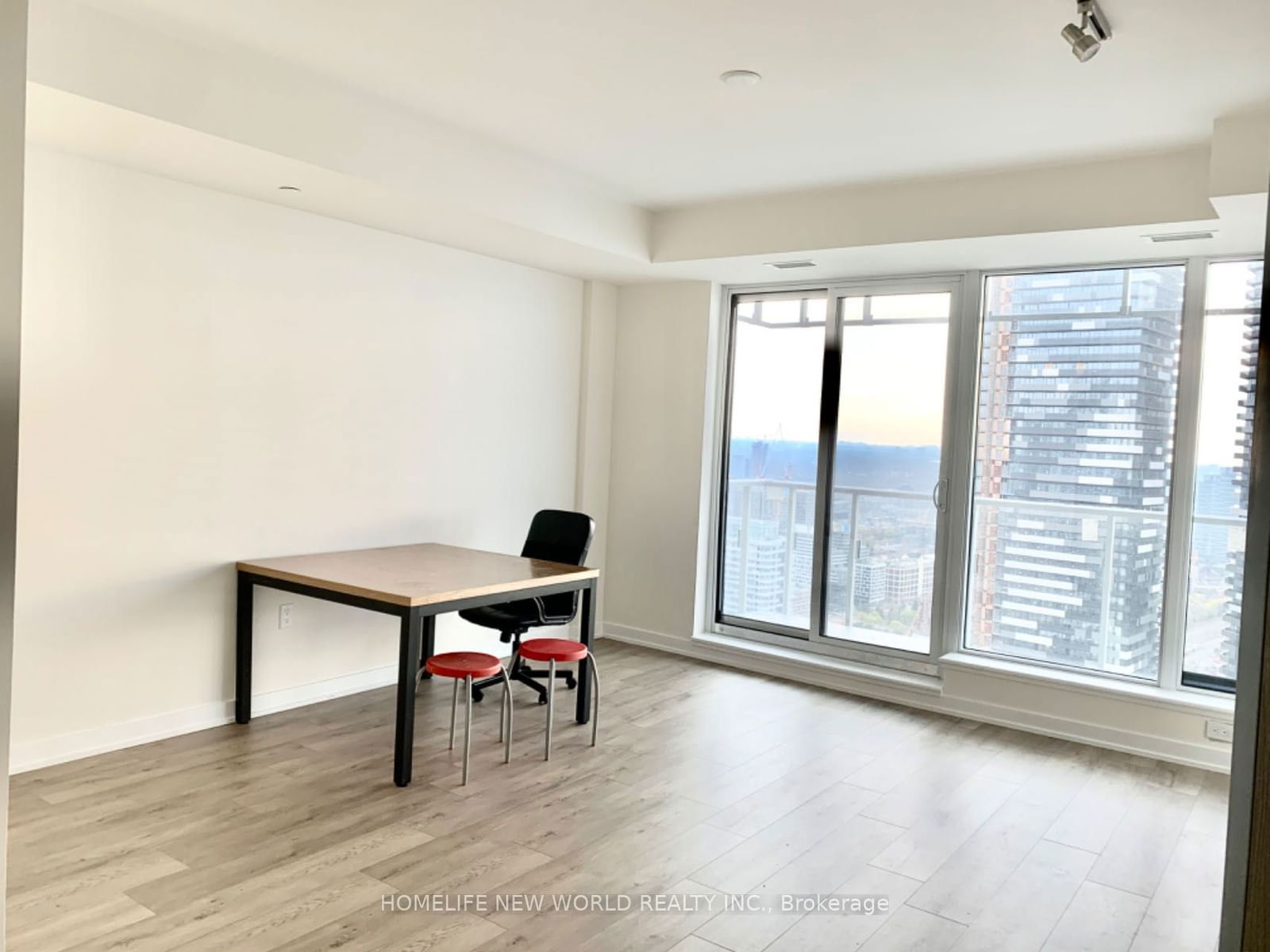 28 Freeland St, unit 4708 for rent