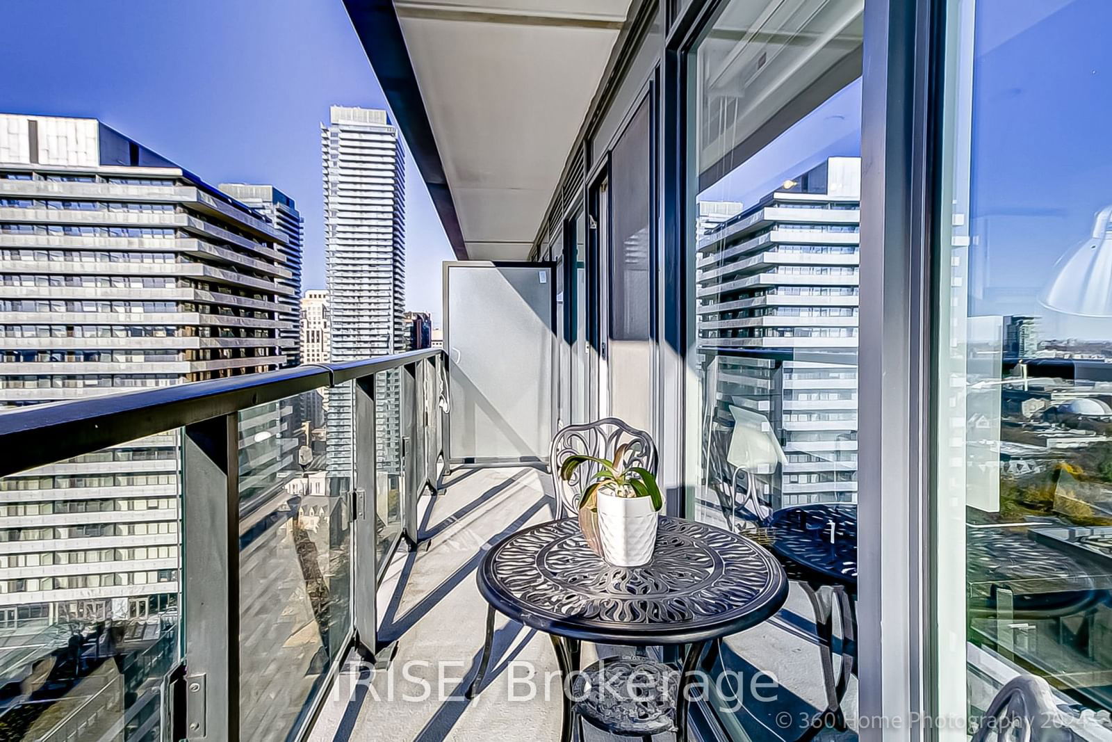 955 Bay St, unit 2710 for sale