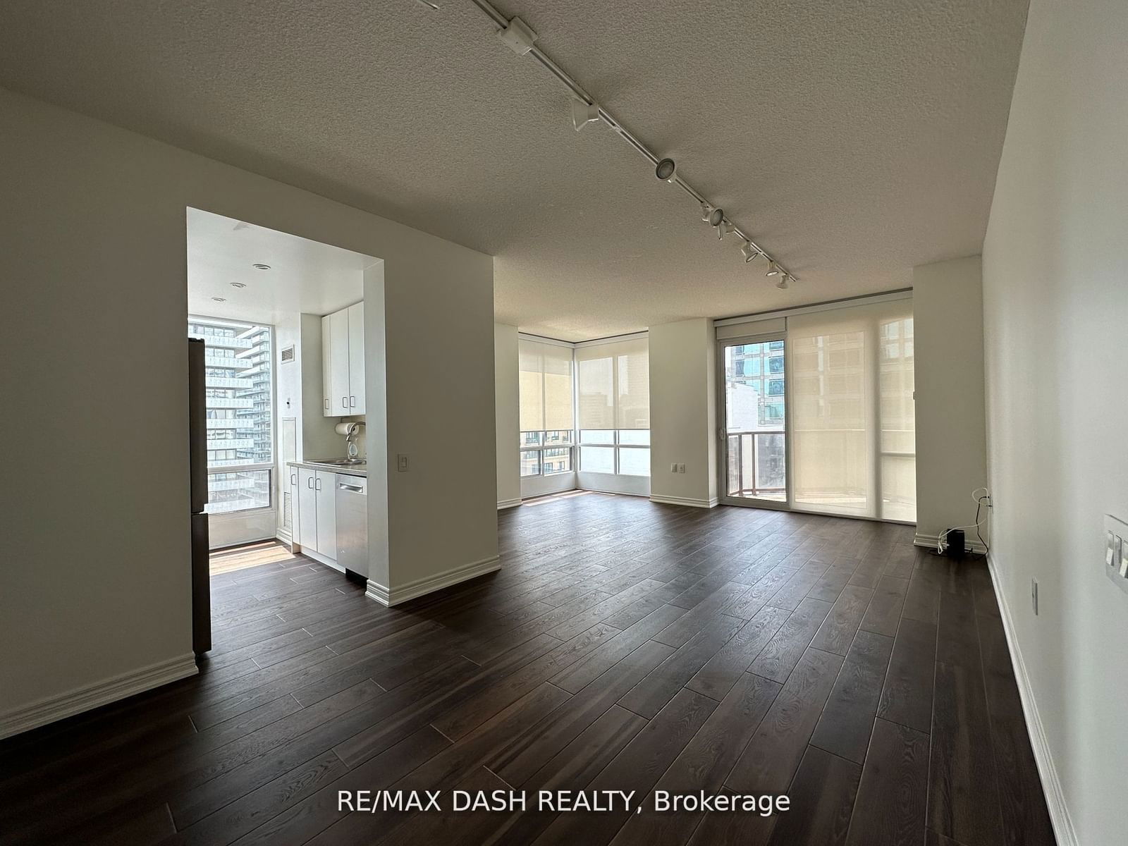 85 Bloor St E, unit 1511 for rent