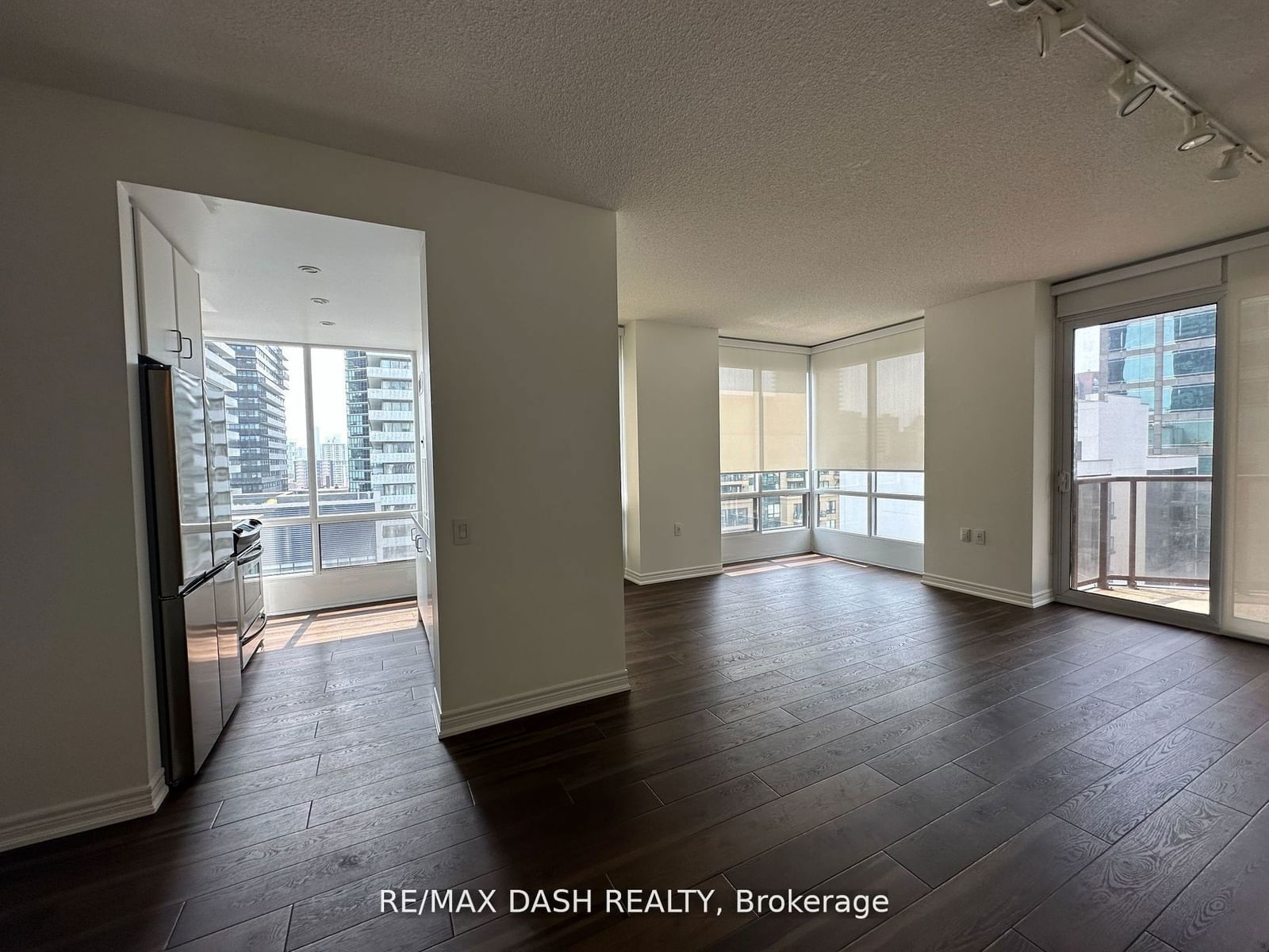 85 Bloor St E, unit 1511 for rent