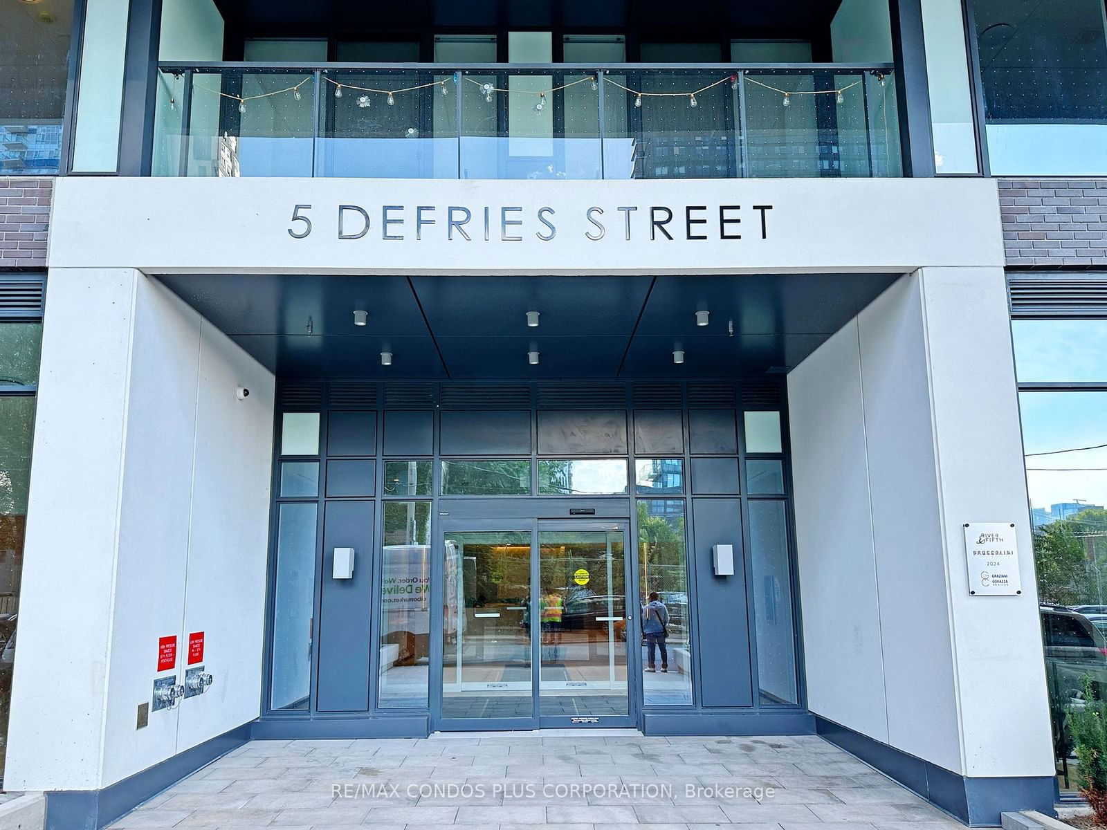 5 Defries St, unit 420 for rent