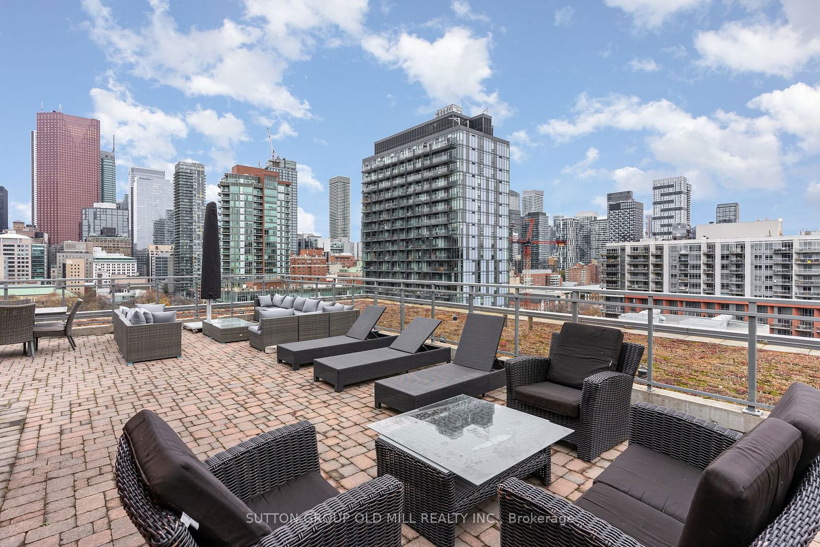 205 Frederick St, unit 713 for rent