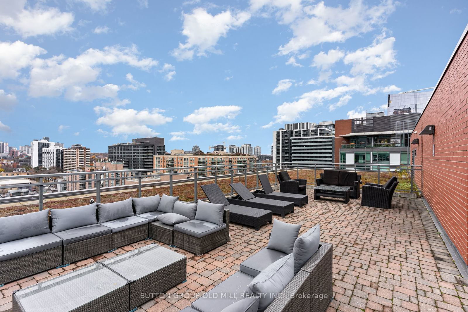 205 Frederick St, unit 713 for rent