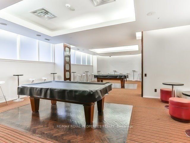 250 Wellington St W, unit 330 for rent