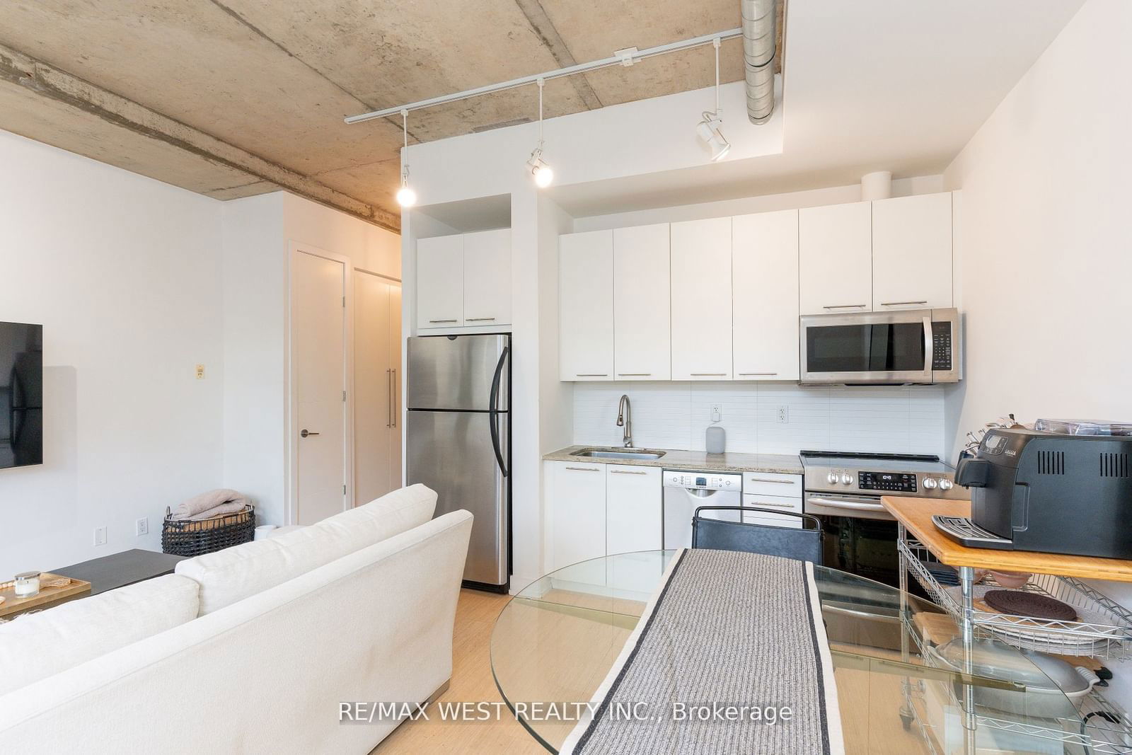 66 Portland St, unit 212 for rent