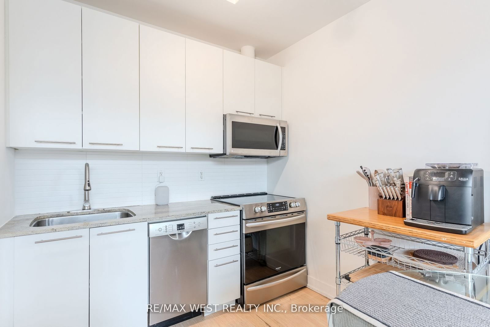 66 Portland St, unit 212 for rent