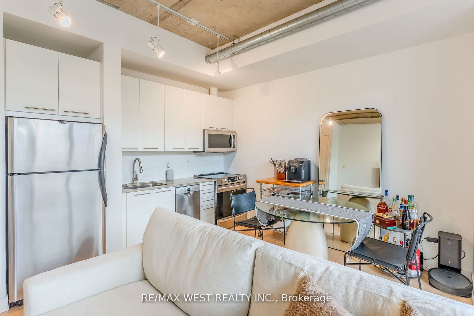 66 Portland St, unit 212 for rent