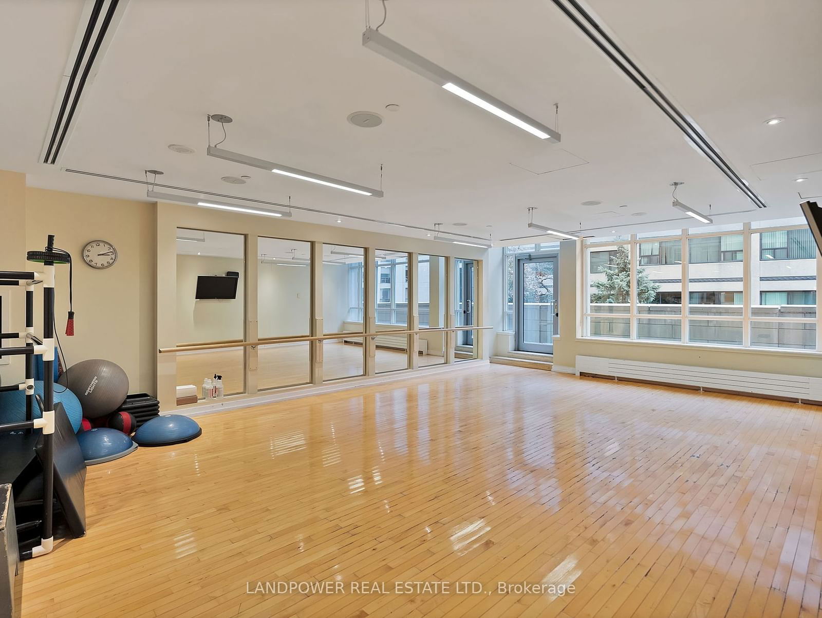 2191 Yonge St, unit 411 for sale