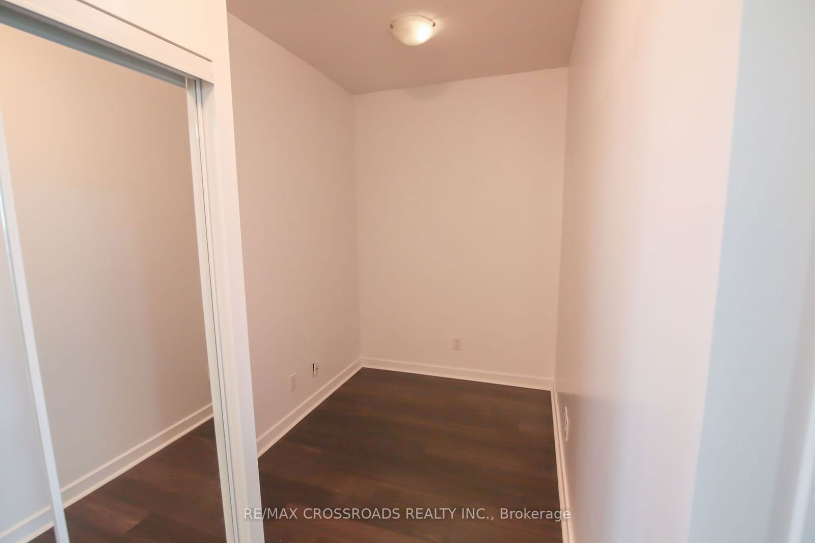 33 Bay St, unit 3205 for rent