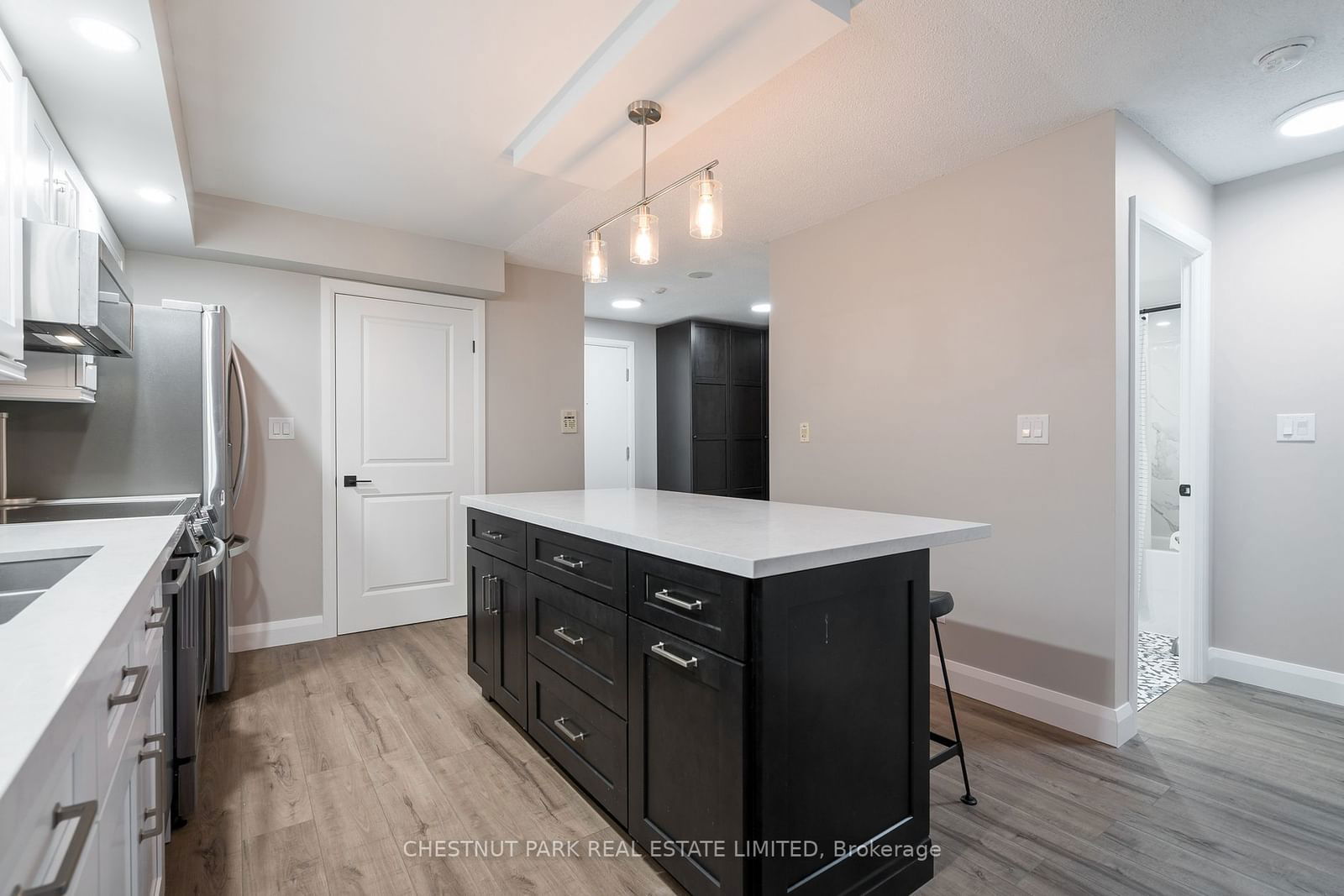 270 Wellington St W, unit 523 for sale