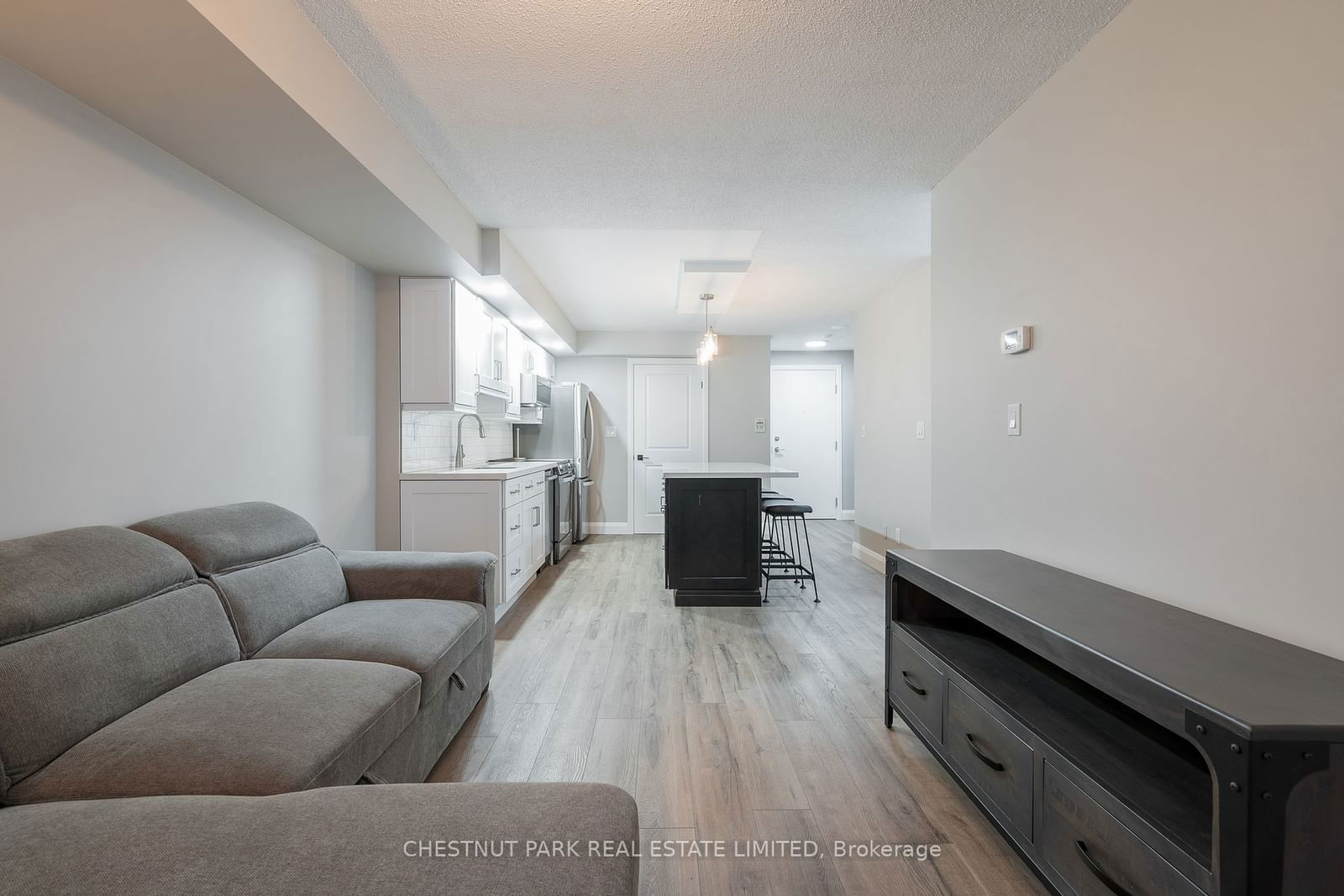 270 Wellington St W, unit 523 for sale