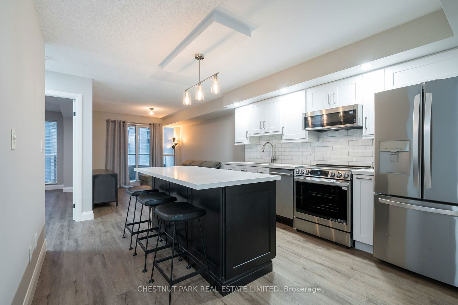 270 Wellington St W, unit 523 for sale