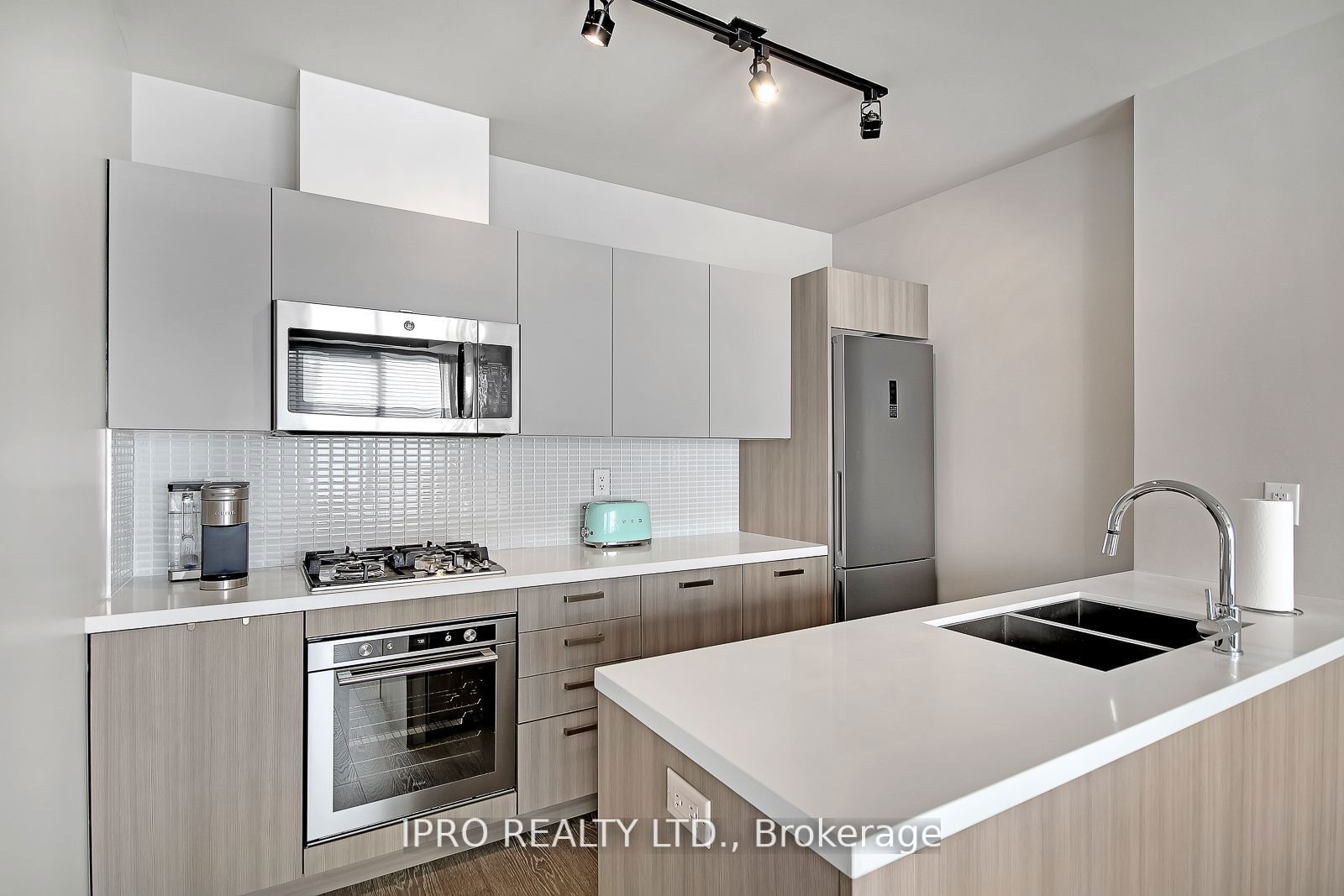 39 Brant St, unit PH12 for rent