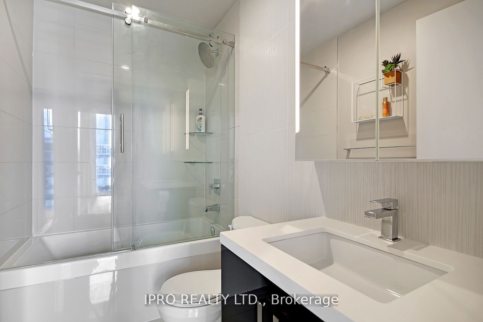 39 Brant St, unit PH12 for rent