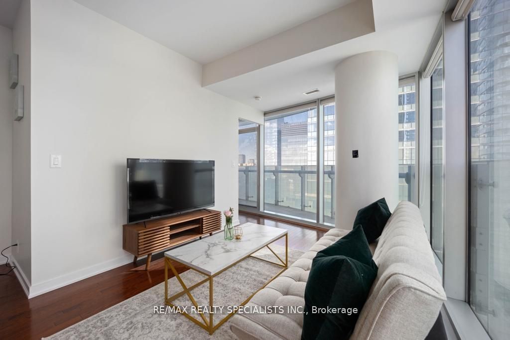 12 York St, unit 3210 for sale