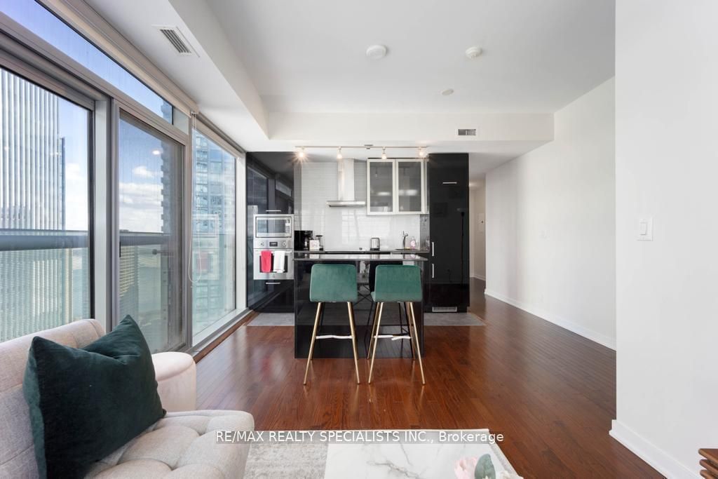 12 York St, unit 3210 for sale