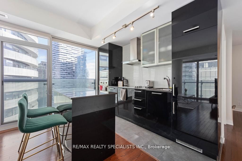 12 York St, unit 3210 for sale