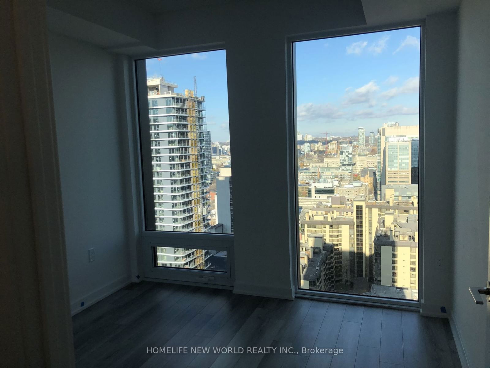 238 Simcoe St, unit 2801 for rent