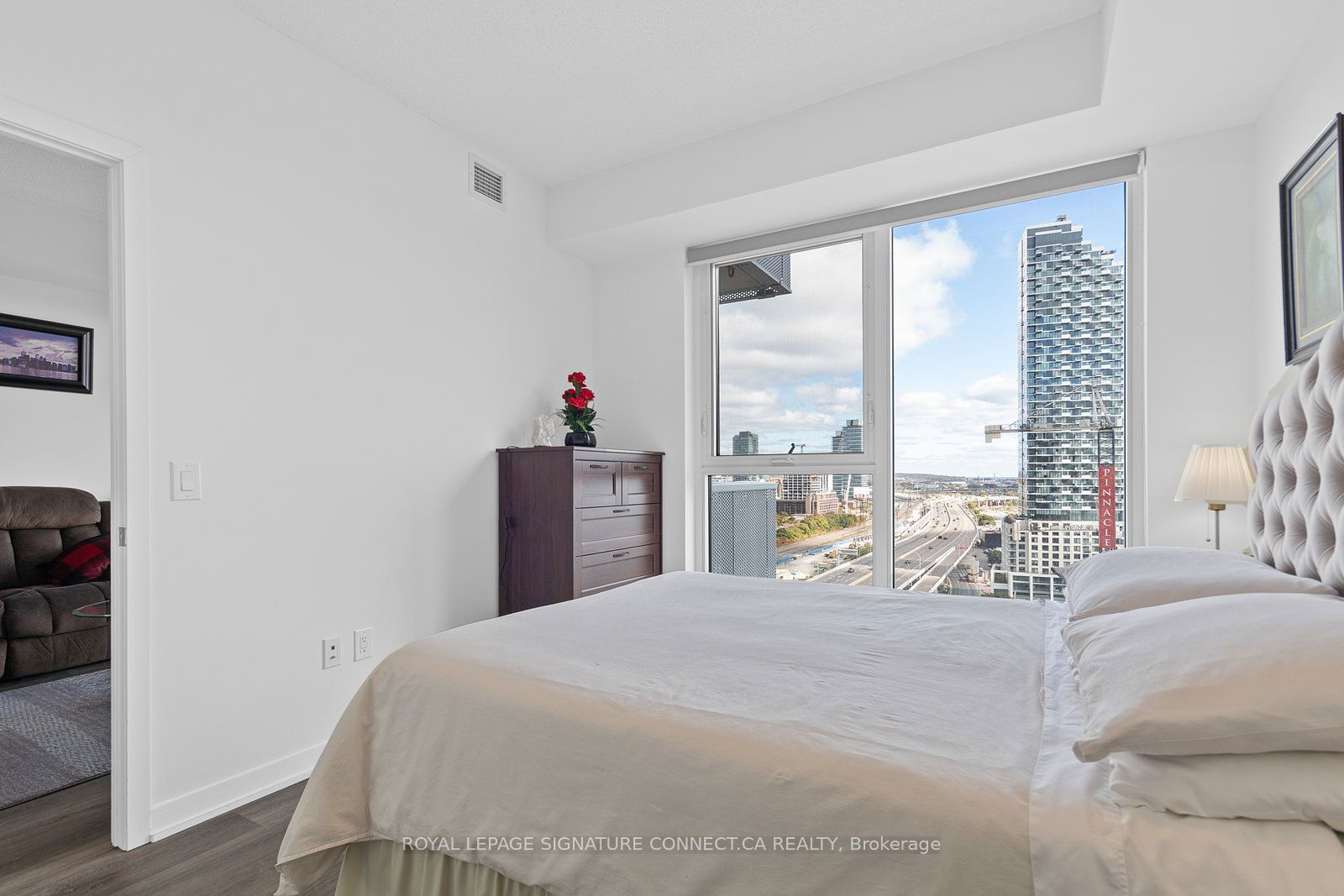 20 Richardson St, unit 1411 for rent