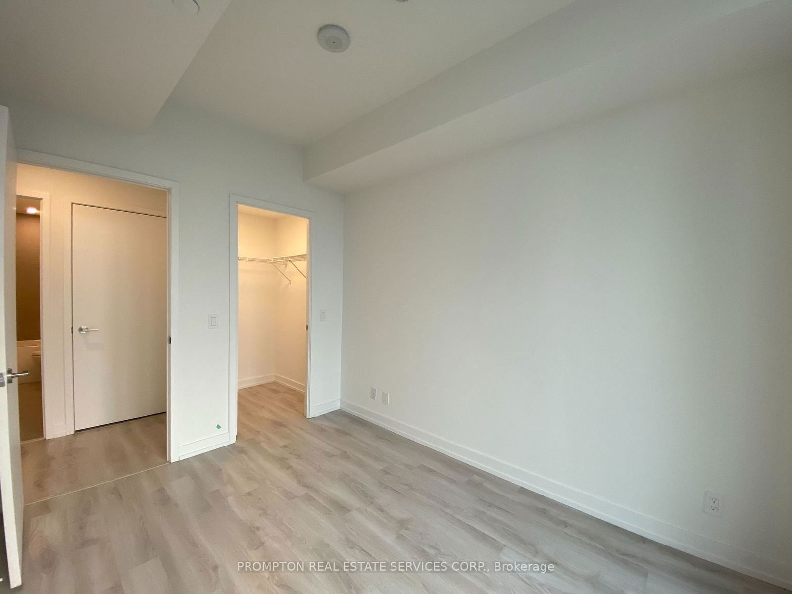 33 Helendale Ave, unit 1311 for rent