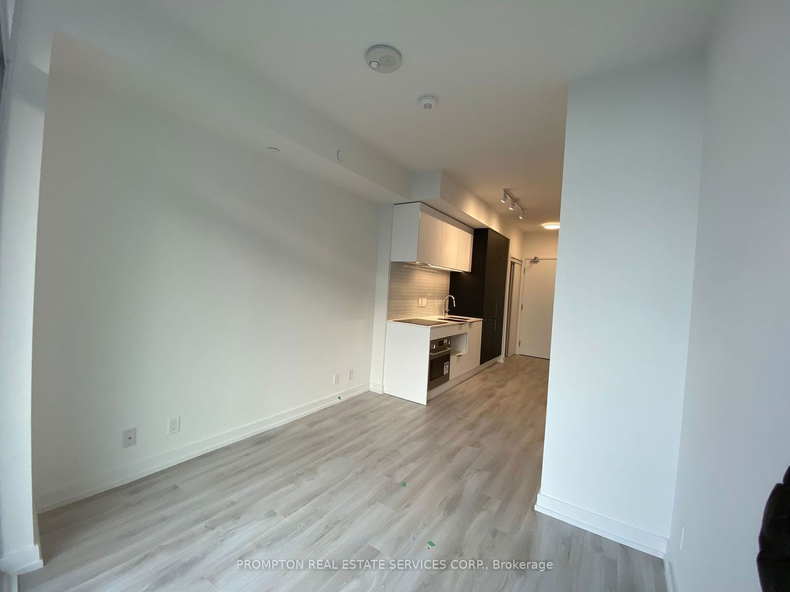 33 Helendale Ave, unit 1311 for rent