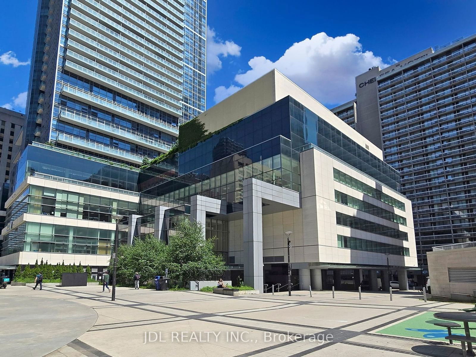 386 Yonge St, unit 3213 for sale