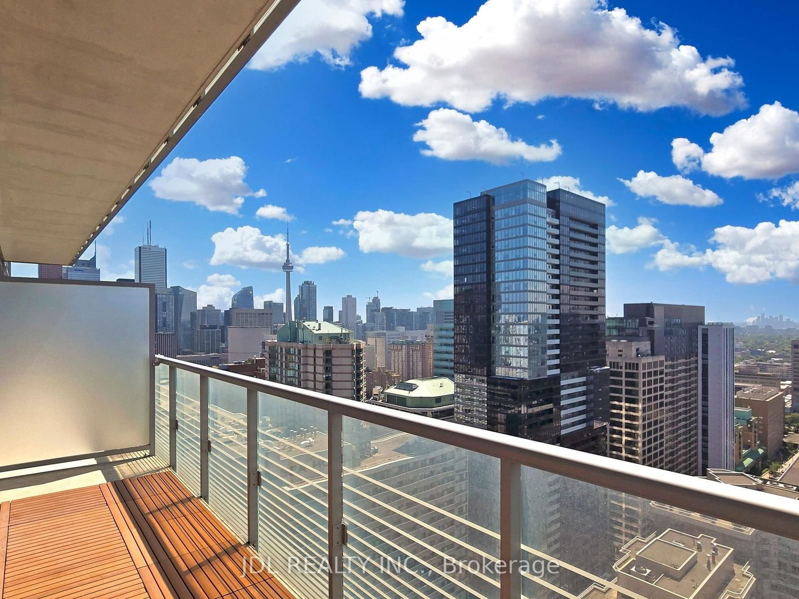 386 Yonge St, unit 3213 for sale