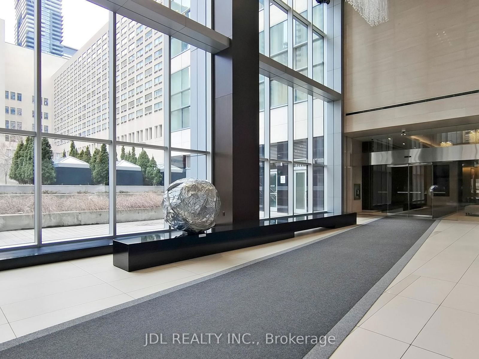 386 Yonge St, unit 3213 for sale