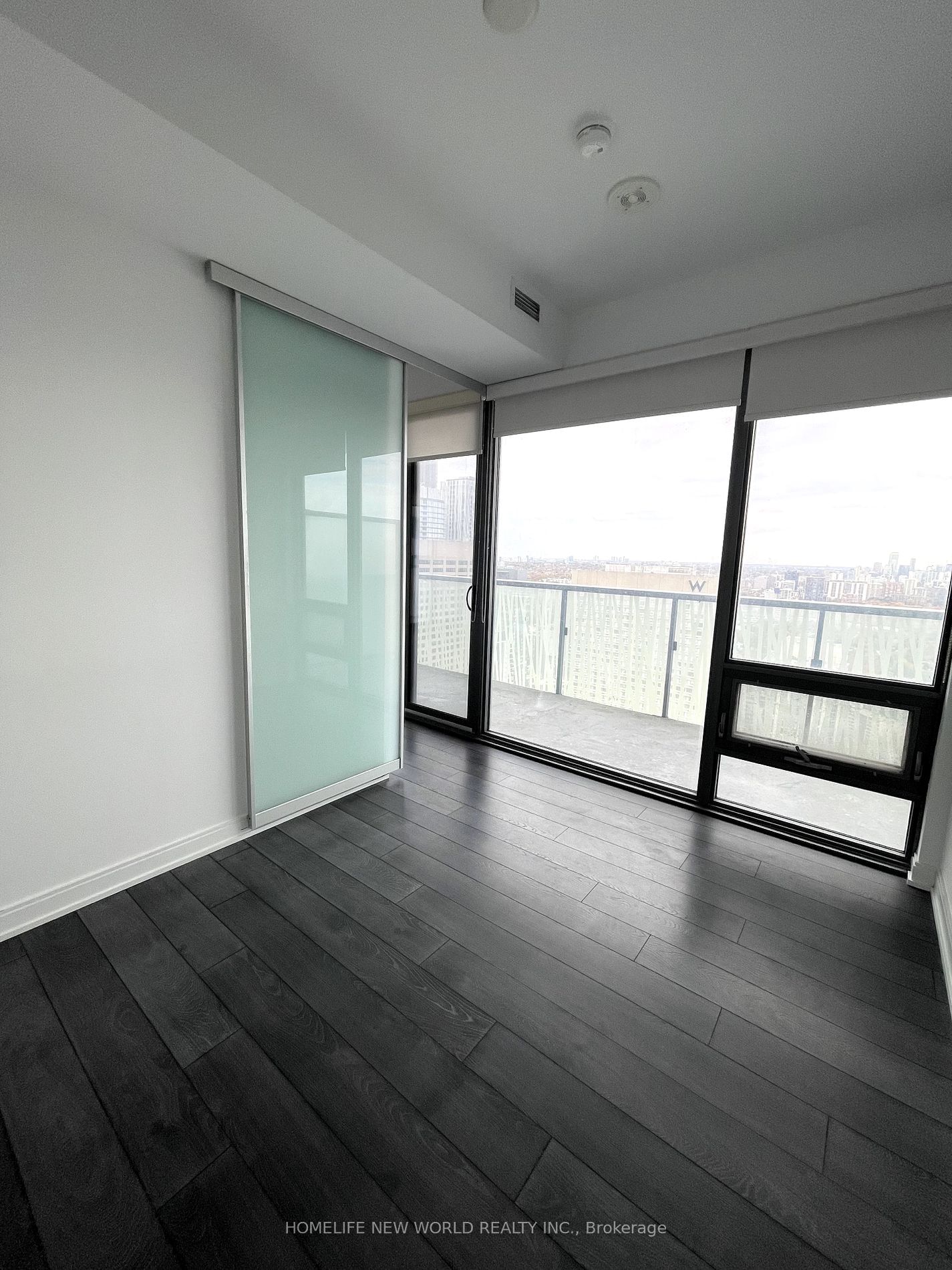 50 Charles St E, unit 4209 for rent