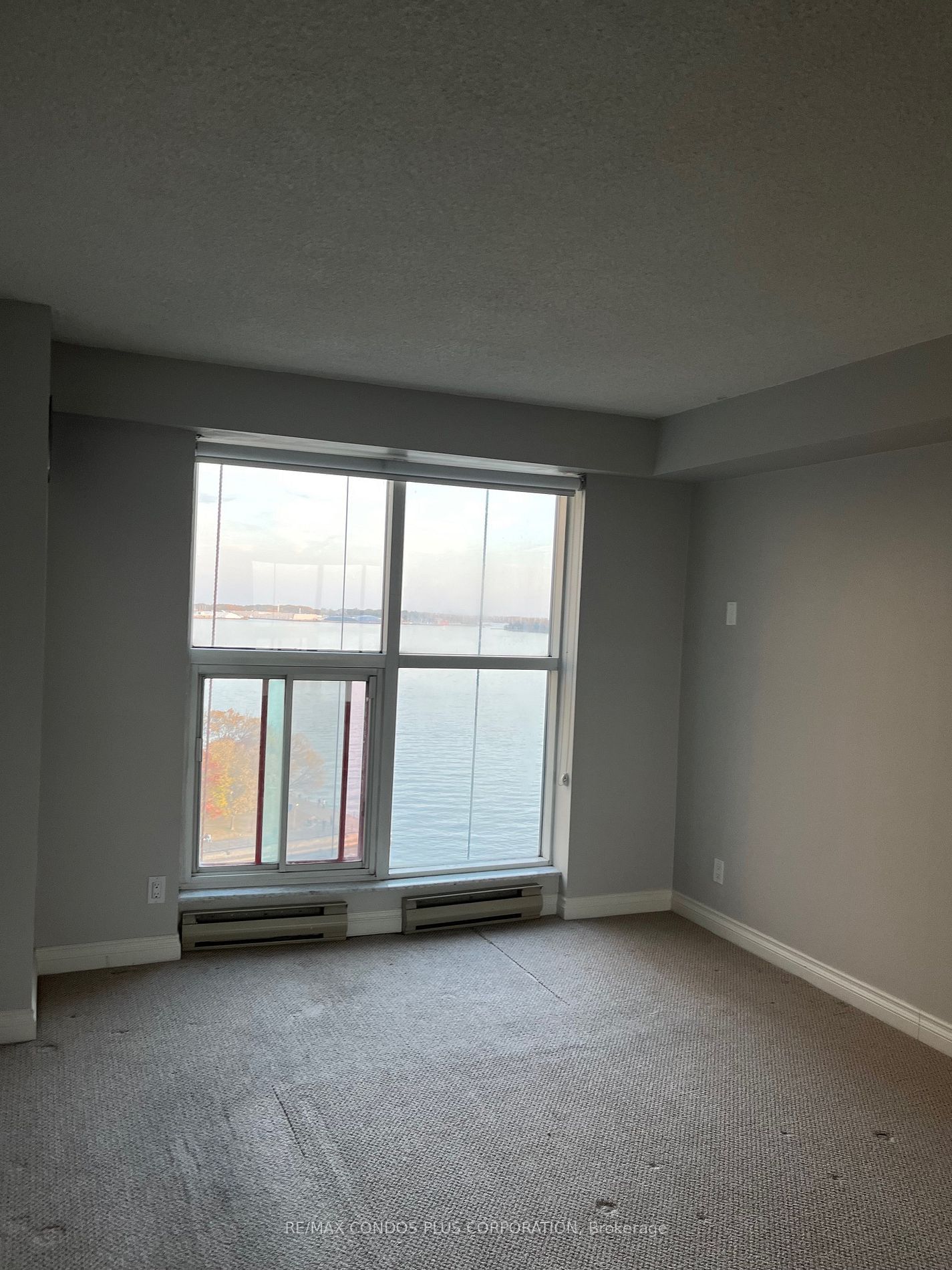 99 Harbour Sq, unit 1306 for rent